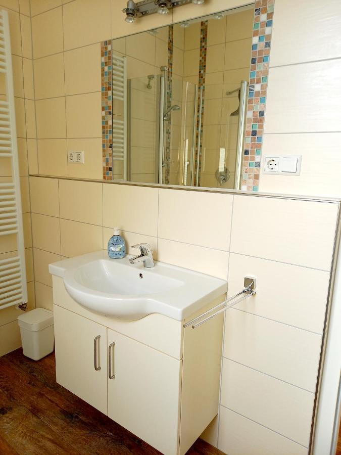 Ferienweingut Gansen / Hochgenuss 1 Apartamento Ernst Exterior foto